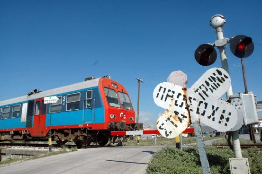 Κίνδυνος θάνατος αφύλακτη διάβαση του προαστιακού
