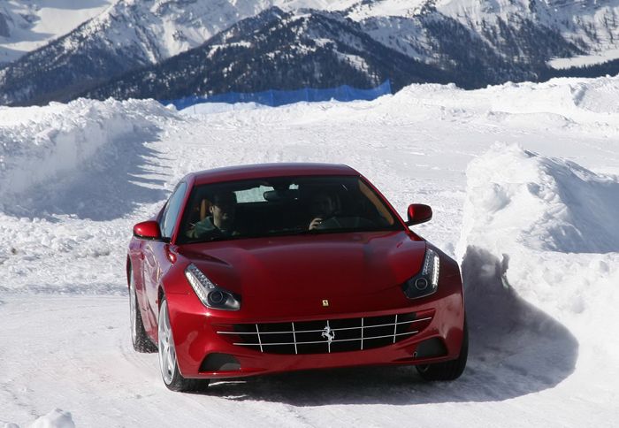 Στα χιόνια με μια Ferrari