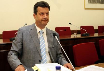 «Καμπάνα» στον πρώην πρόεδρο της ΕΡΤ