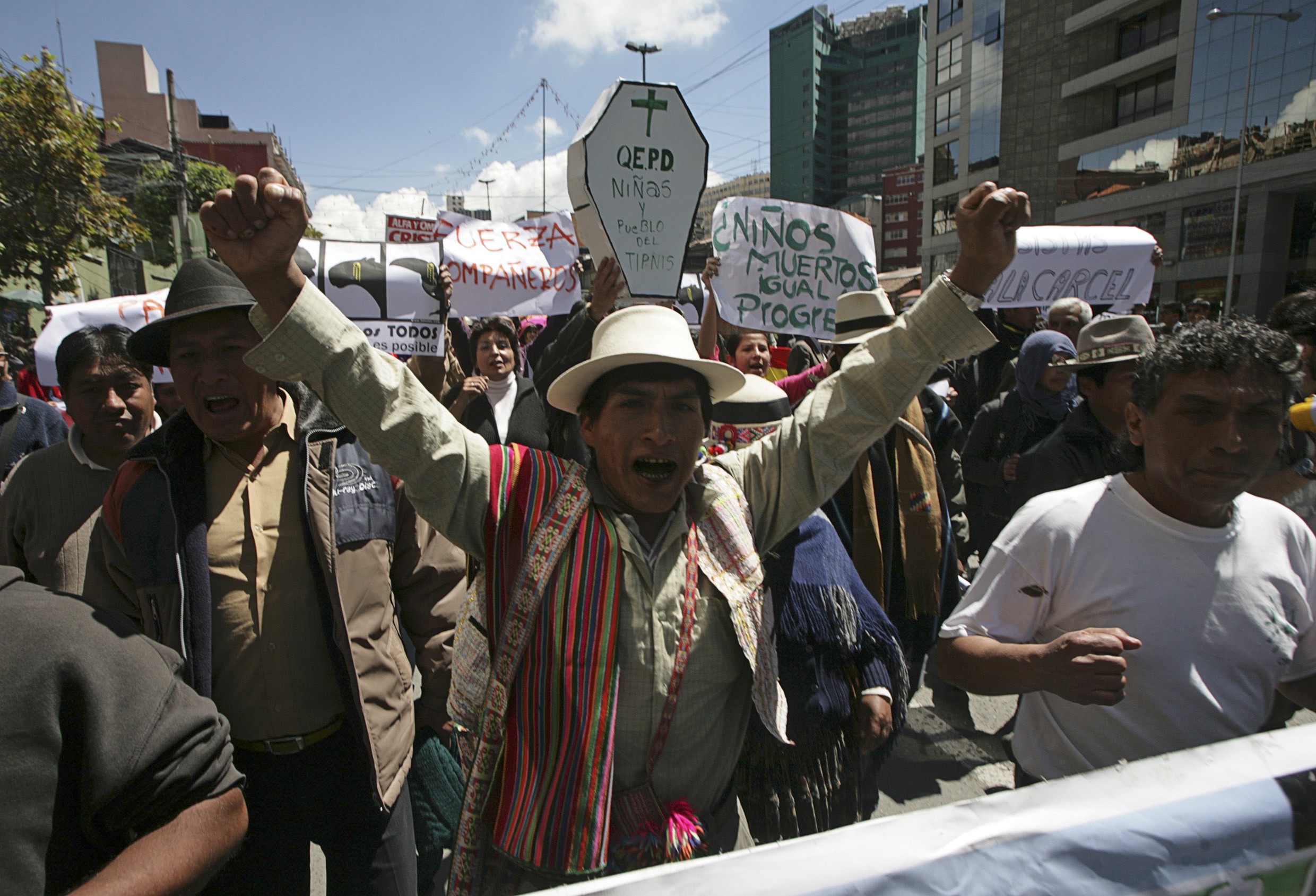 Ντόμινο παραιτήσεων στη βολιβιανή κυβέρνηση