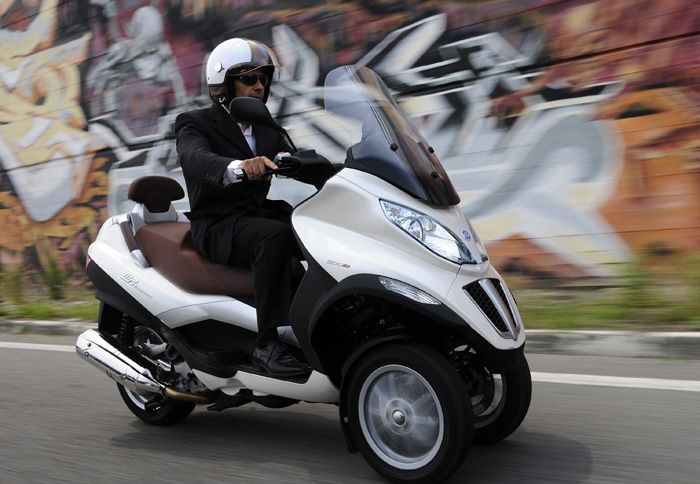 Τα νέα Piaggio Mp3 Touring