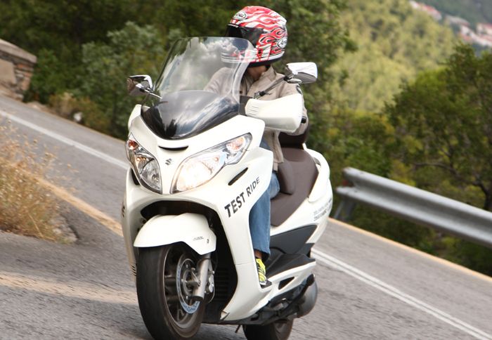 Το Suzuki Burgman 400 ΖΑ