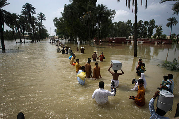 Καταρρακτώδεις βροχές με 69 νεκρούς στο Πακιστάν