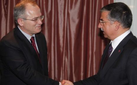 Αντάλλαξαν αριθμούς κινητών Μπεγλίτης – Γιλμάζ