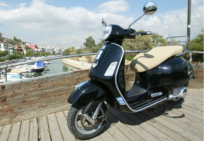 Piaggio Vespa GTS 250