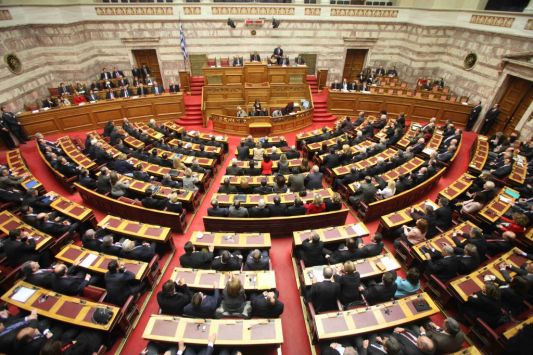Δεν αποδέχεται τις απολύσεις 15.000 υπαλλήλων η κυβέρνηση