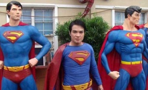 Θέλει οπωσδήποτε να μοιάσει στο Superman