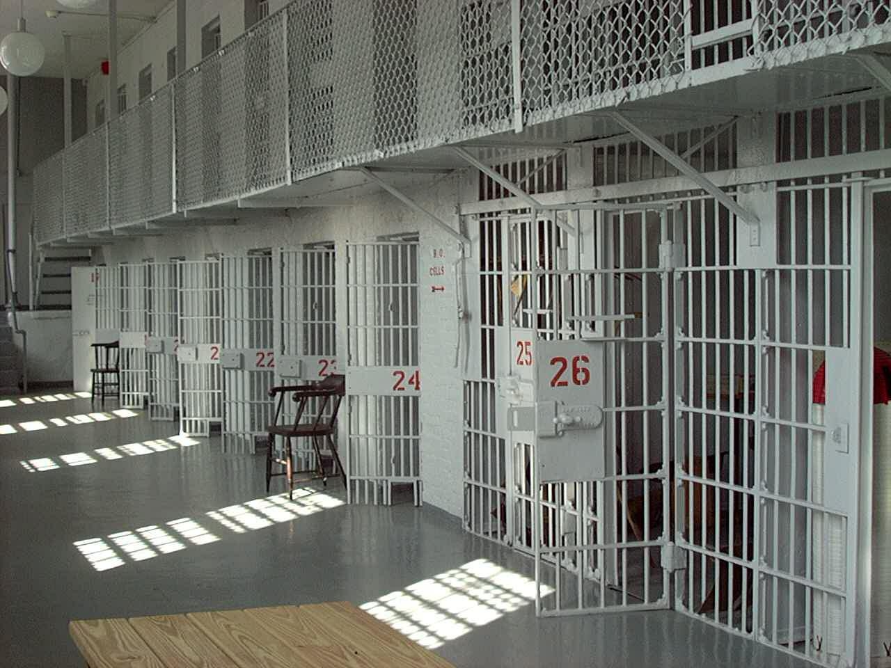 Έβλεπαν πορνό μέσα σε φυλακές του Τέξας