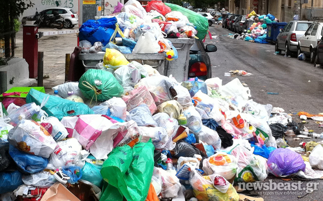 Ασφυκτική κατάσταση από 25.000 τόνους σκουπιδιών