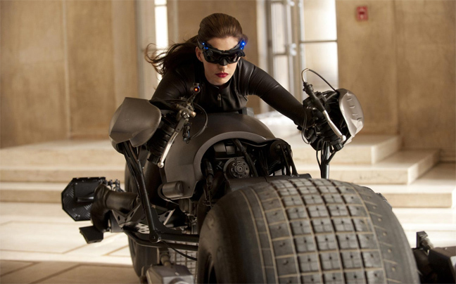 Η Anne Hathaway στο ρόλο της «Catwoman»