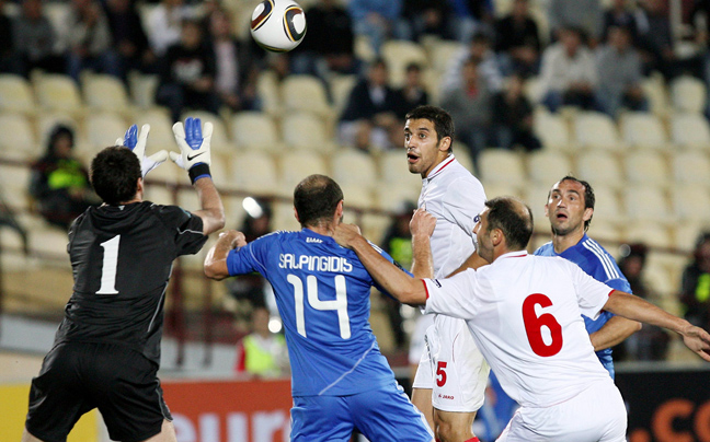 «Πτώση» έξι θέσεων για την Εθνική