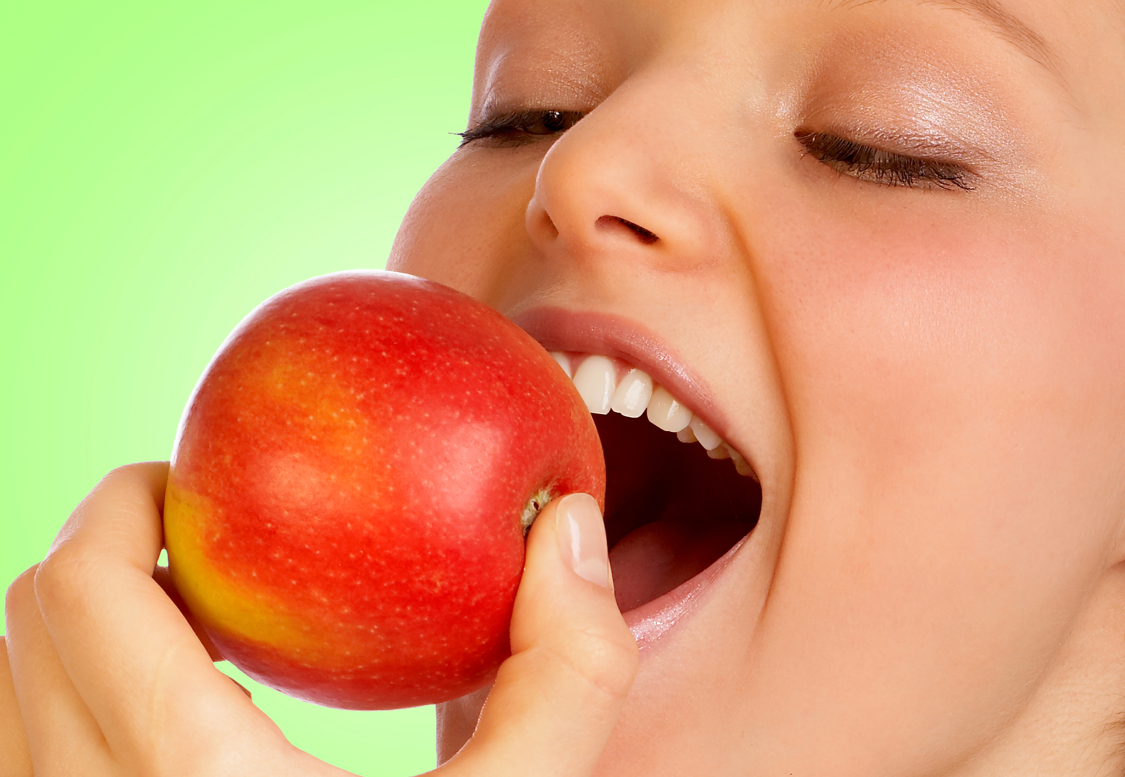 Ένα μήλο την ημέρα τη χοληστερόλη κάνει πέρα