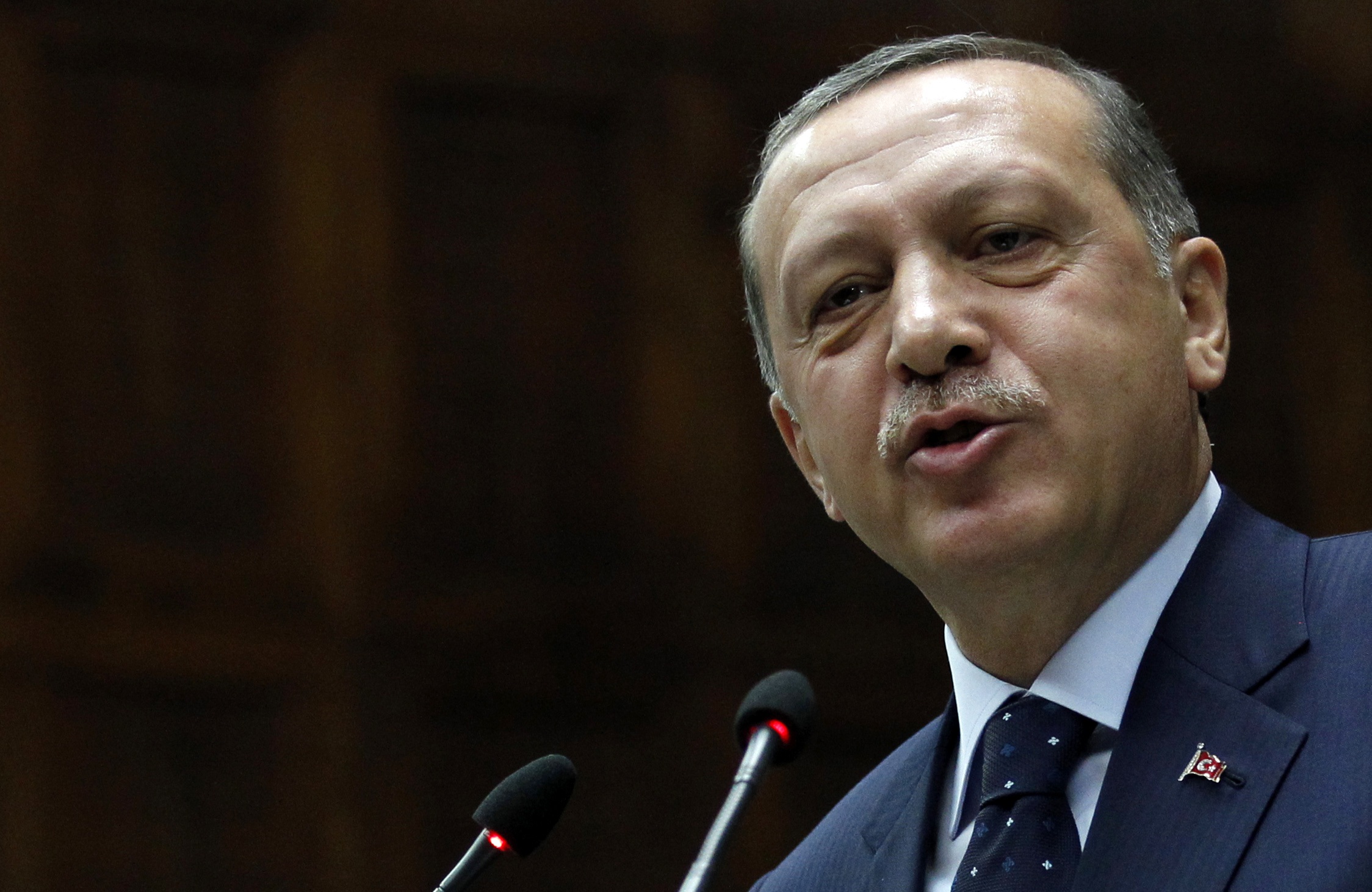 Boυλευτής του Ερντογάν ζητά αλλαγή πολιτεύματος