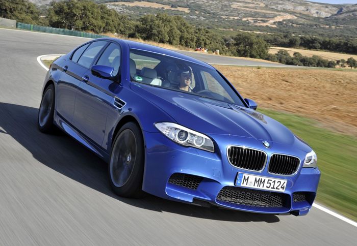 Στο… «πλάι» η νέα BMW M5