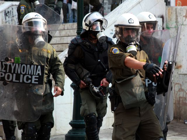 Πέταξαν χημικά στους αυτοκινητιστές