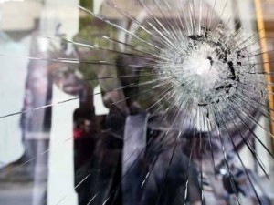 Επίθεση στα γραφεία του ΣΥΡΙΖΑ στο Ίλιον