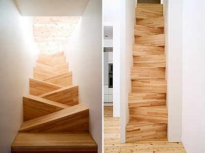 Σκάλες που οδηγούν σε άλλα επίπεδα&#8230; φαντασίας