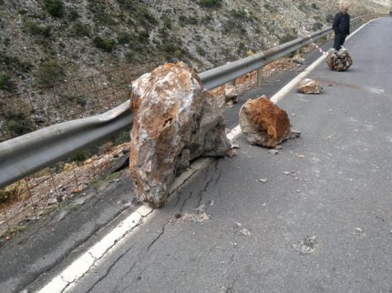 Κλείνει ο δρόμος από τα Τοπόλια στο Ελαφονήσι Χανίων