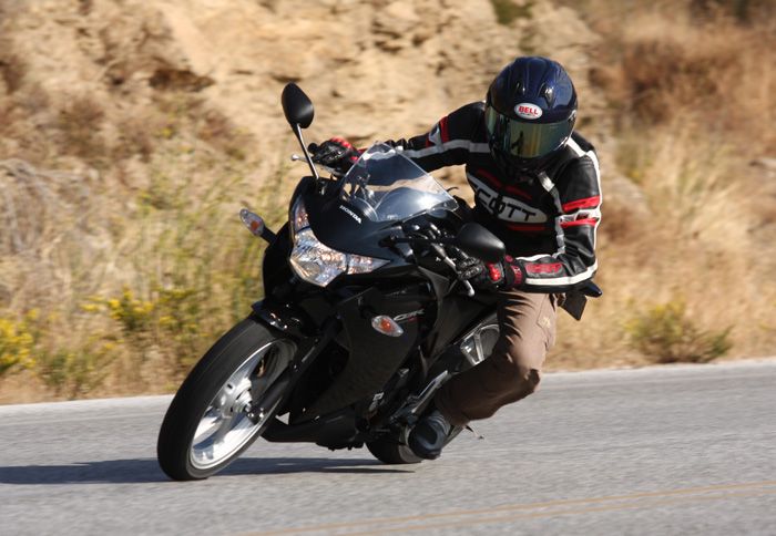 Το Honda CBR250R C-ABS