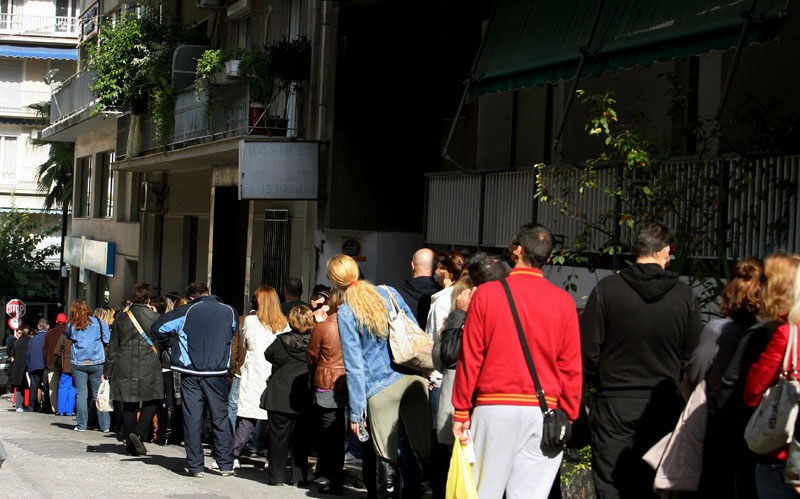 Ουρά ενός&#8230; οικοδομικού τετραγώνου