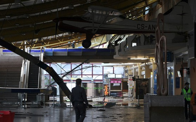 Κατέρρευσε μέρος σκεπής σε αεροδρόμιο της Πορτογαλίας