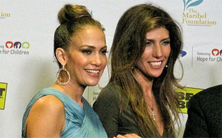 H Jennifer Lopez μαζί με την αδερφή της