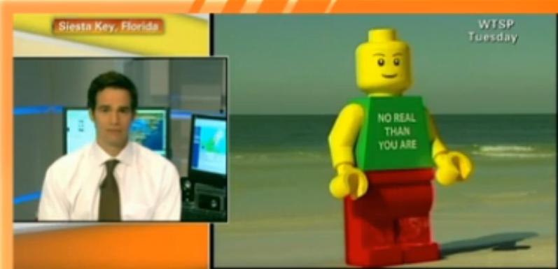 Συνέλαβαν τεράστια κούκλα Lego