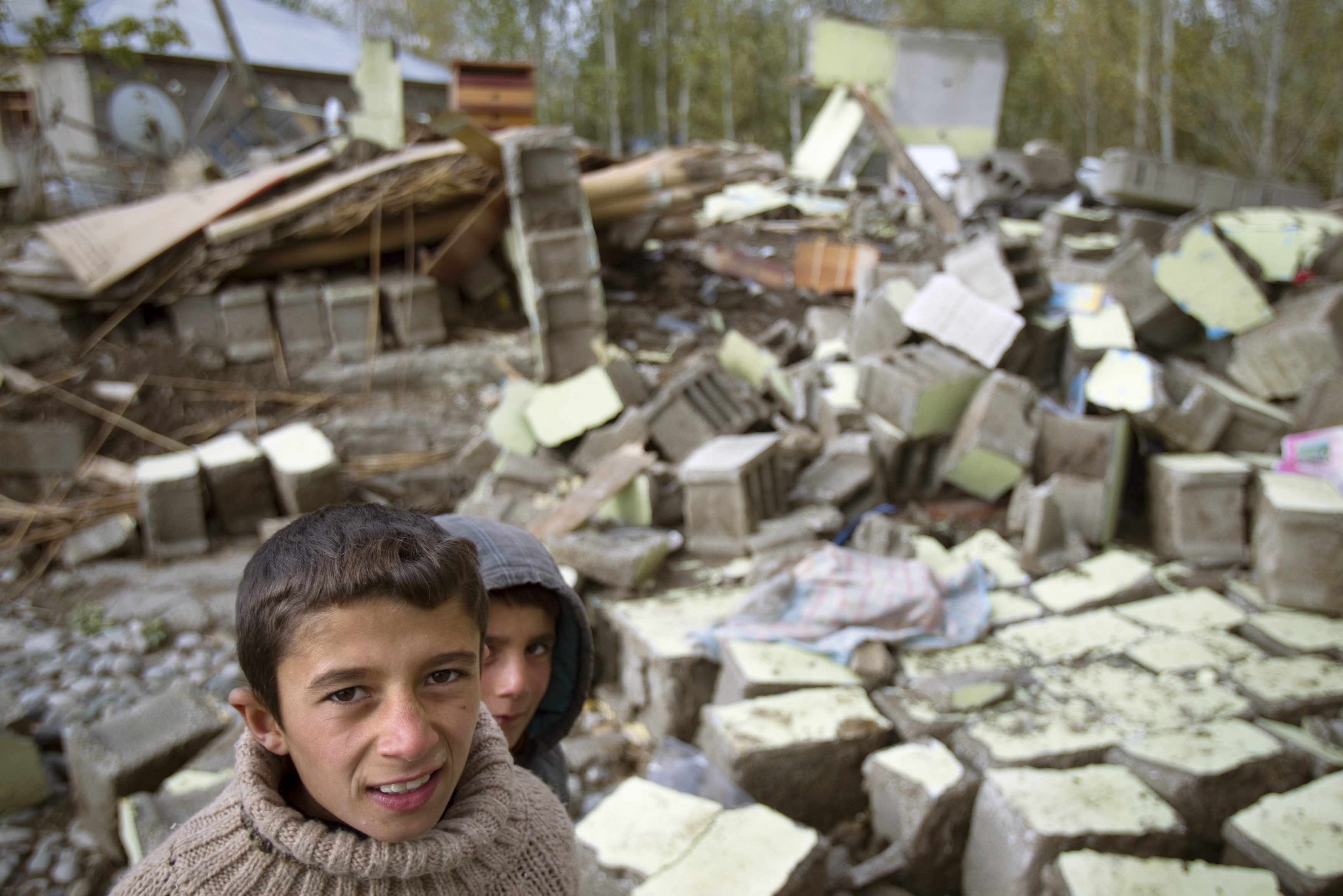 Φθάνουν τους 600 οι νεκροί από το σεισμό στην Τουρκία
