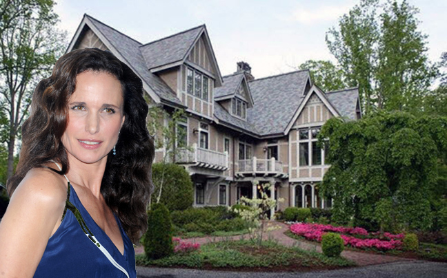 Σε οικονομική στενότητα η Andie MacDowell