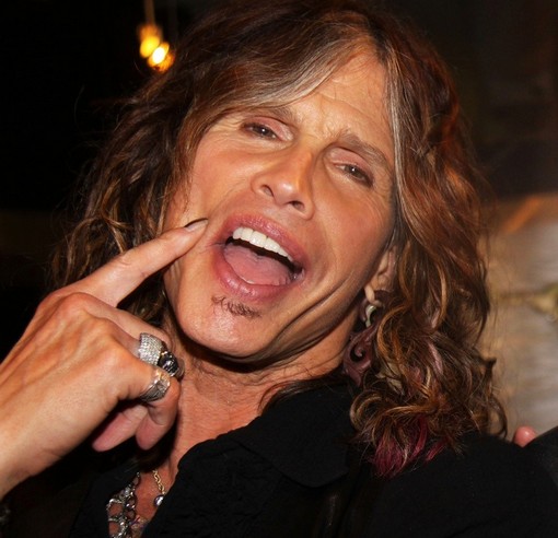 Το «δωράκι» του Steven Tyler στο κοινό του American Idol