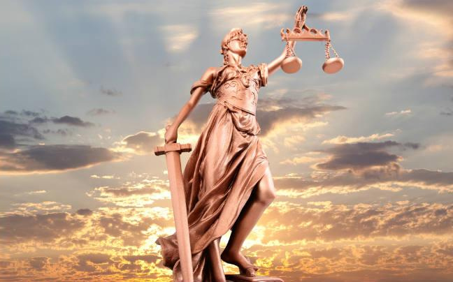 «Ανένδοτος» δικαστών και εισαγγελέων κατά του μνημονίου