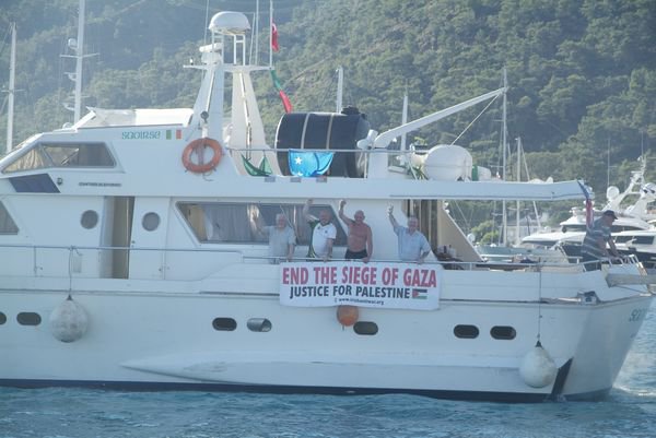 Προσεγγίζουν ισραηλινά ύδατα τα πλοία με ανθρωπιστική βοήθεια