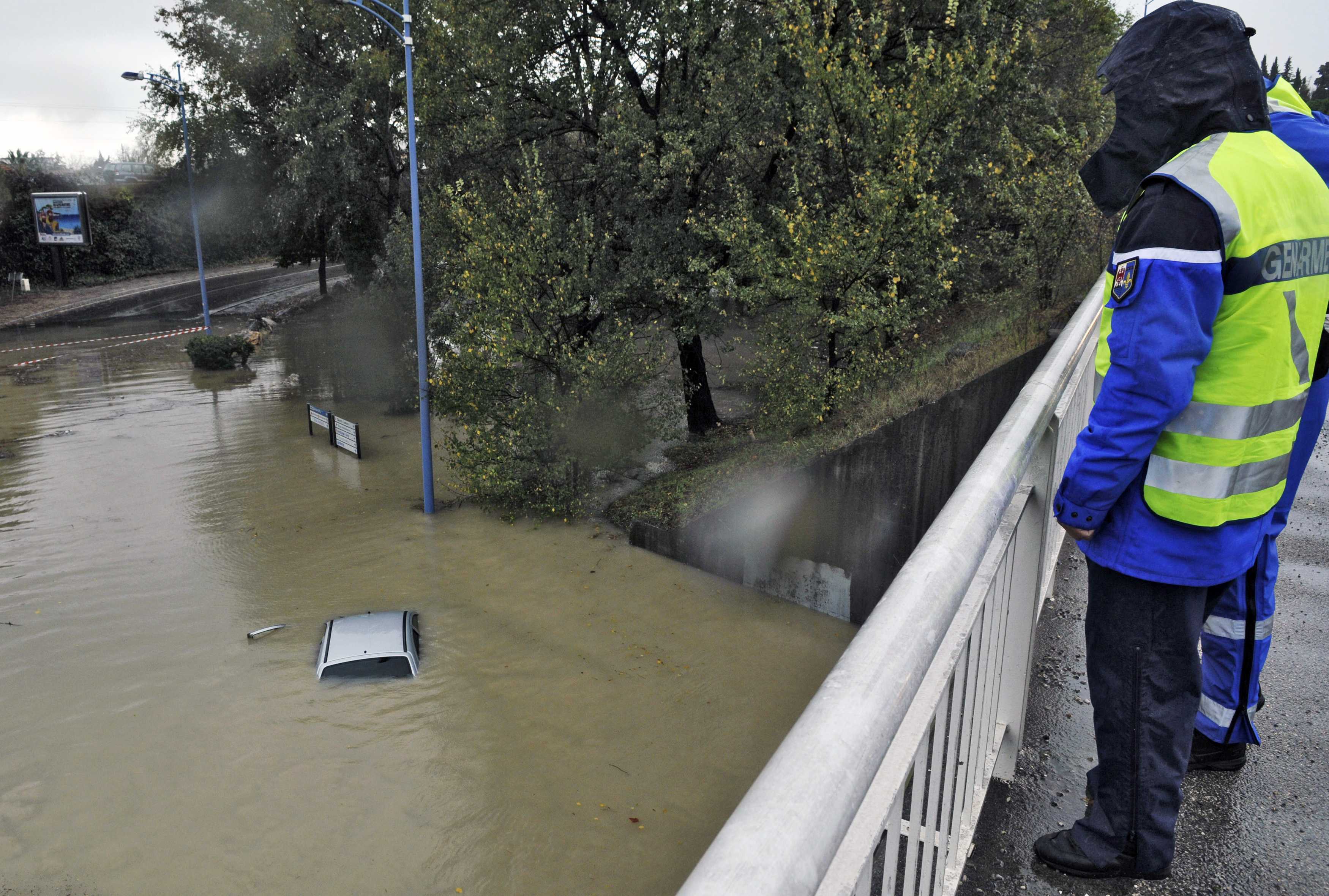Τρεις νεκροί από τις σφοδρές βροχοπτώσεις στη Γαλλία