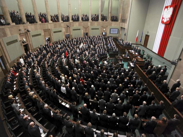 Ορκίστηκε η νέα κυβέρνηση Πολωνίας