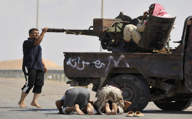 Αντικαθεστωτική πολιορκία στο αεροδρόμιο της Λιβύης
