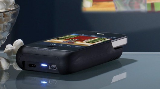 Μετατρέψτε το iPhone σε… φορητό κινηματογράφο