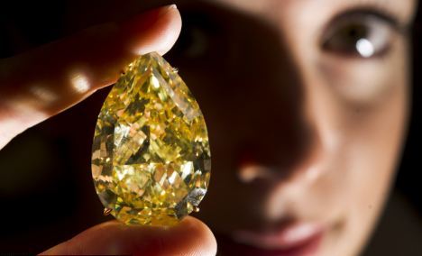 Κίτρινο διαμάντι πωλήθηκε 11,9 εκατ. ευρώ σε δημοπρασία