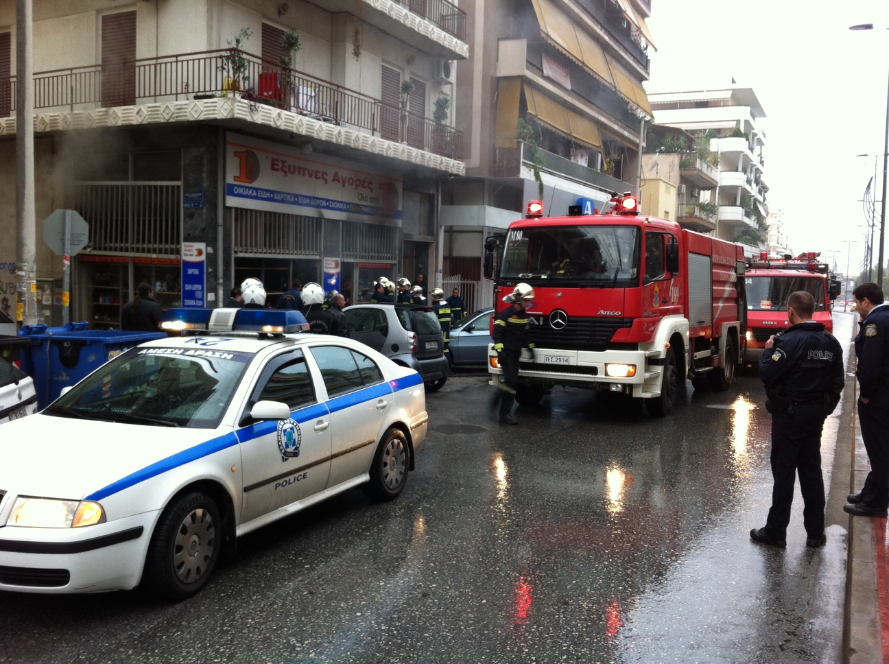 Φωτιά σε κατάστημα στα Κάτω Πατήσια