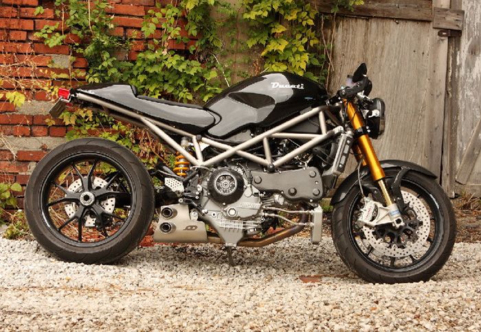 Η Ducati Monster με πλαίσιο τιτανίου