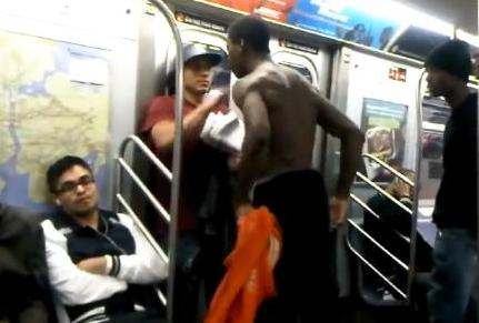 Άγριος ξυλοδαρμός μέσα στο μετρό της Νέας Υόρκης