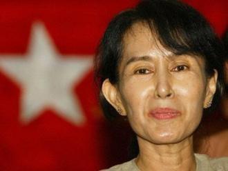 Υποψήφια στις εκλογές του 2015 η Αούνγκ Σαν Σου Κιι