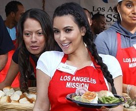 Η Kim Kardashian συμμετέχει σε φιλανθρωπική εκδήλωση