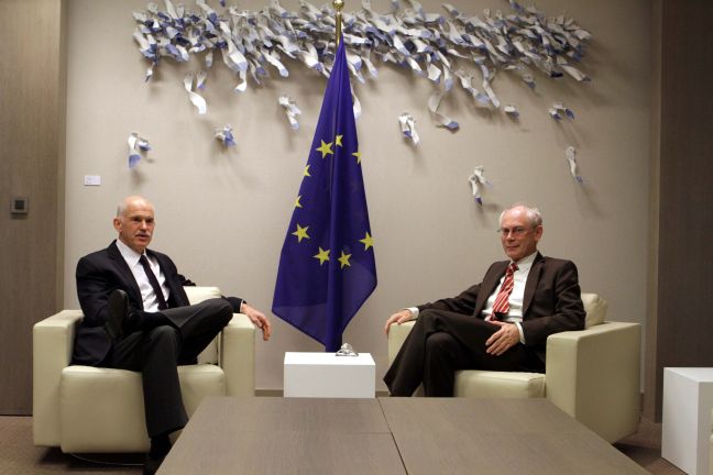 Η κυβέρνηση Παπαδήμου πρέπει να στηριχθεί