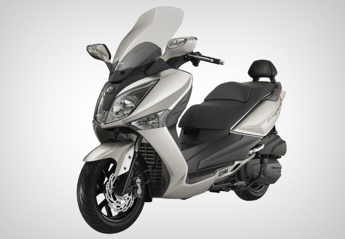 Ανανεωμένο SYM GTS 300i