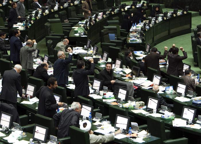 Ιρανοί βουλευτές ζητούν την έγκριση για εμπλουτισμό ουρανίου
