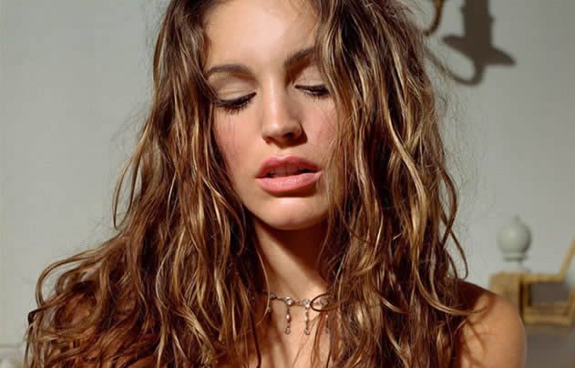 Στο κρεβάτι με την Kelly Brook