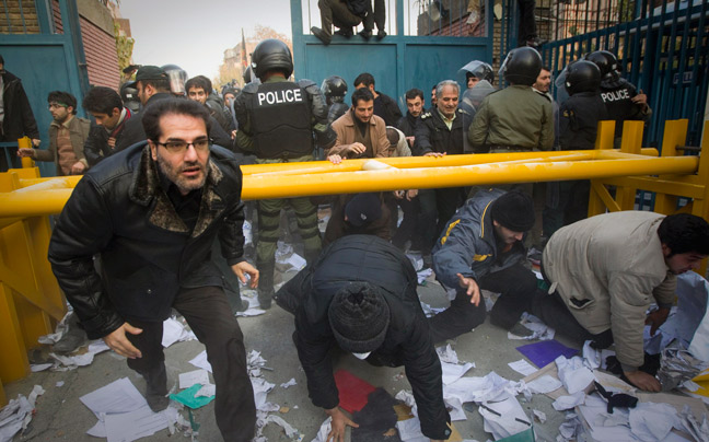 Νέες διαδηλώσεις στο Ιράν εναντίον της Μ. Βρετανίας