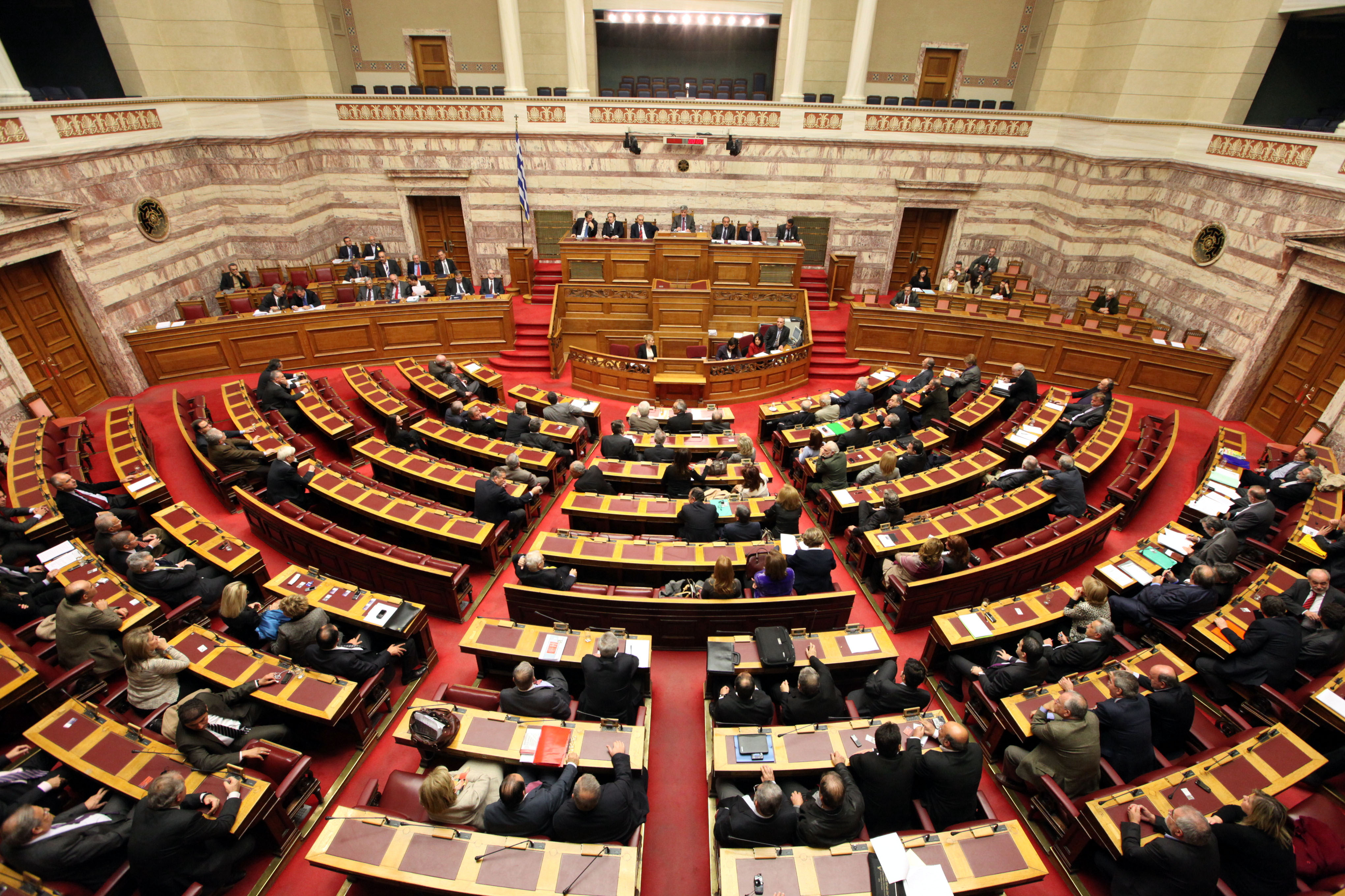 Υψηλοί τόνοι στη συζήτηση για τον προϋπολογισμό