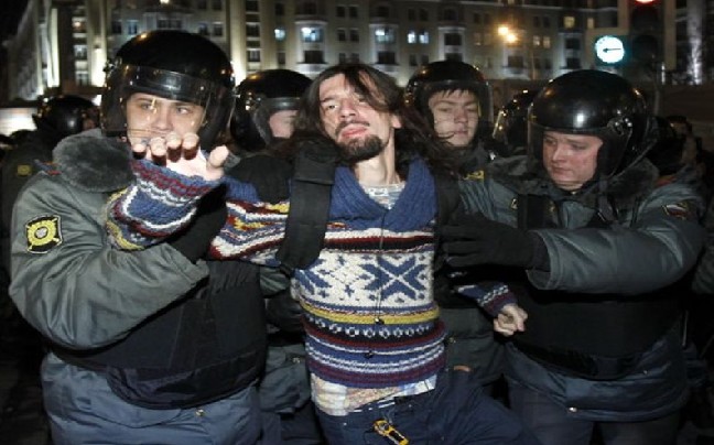 «Άμεση απελευθέρωση των συλληφθέντων διαδηλωτών στη Ρωσία»