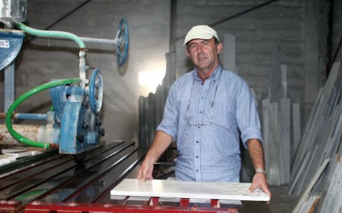 Ο μαρμαράς πληρώνει… το μάρμαρο